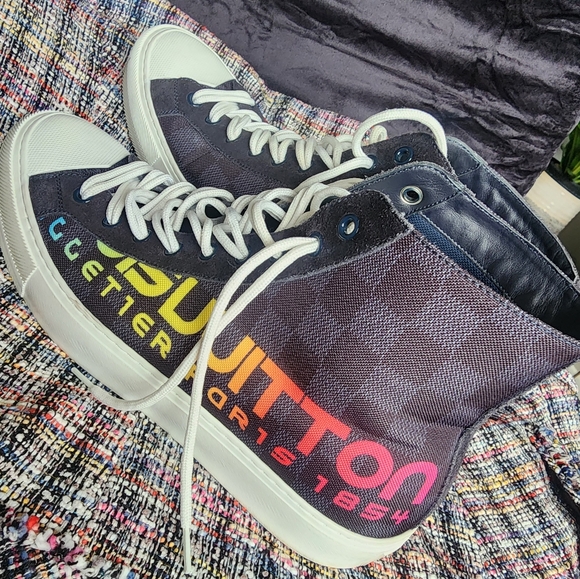 SOLD Authentic Louis Vuitton sneakers - Picture 5 of 15